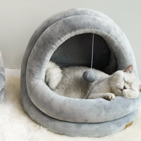 Luxury Cozy Pet Sanctuary - Warm & Secure Hideaway Nest for Cats and Small Dogs, Ultra-Soft Cuddle Cave with Playful Toy for Deep Sleep and Relaxation